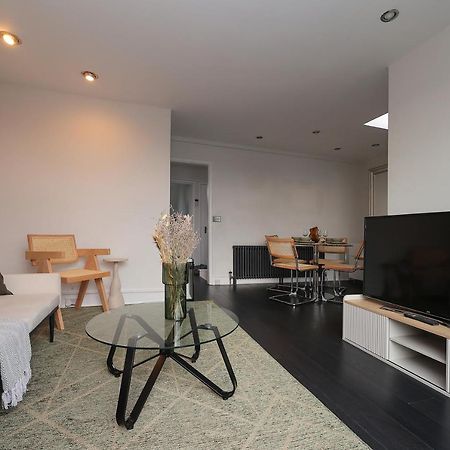 2 Bedroom Chic Apartment With Private Balcony In Notting Hill London Eksteriør billede