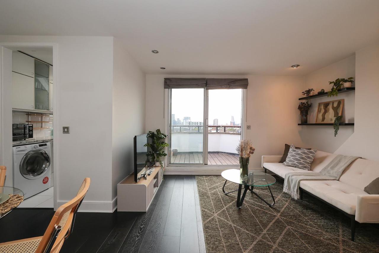 2 Bedroom Chic Apartment With Private Balcony In Notting Hill London Eksteriør billede