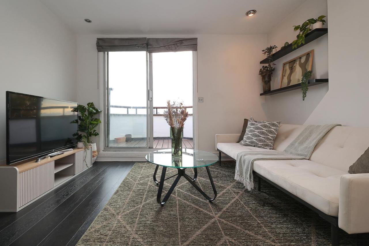 2 Bedroom Chic Apartment With Private Balcony In Notting Hill London Eksteriør billede